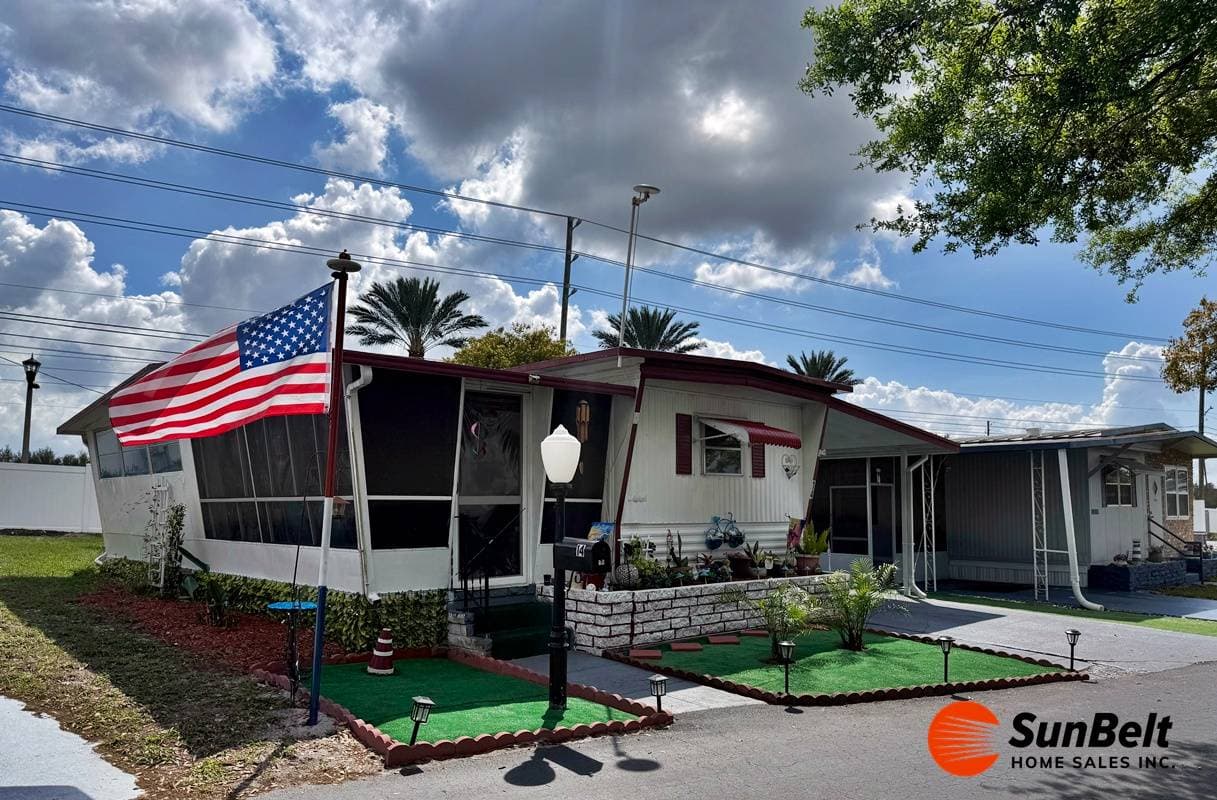 Manufactured home in Debary, FL 32713