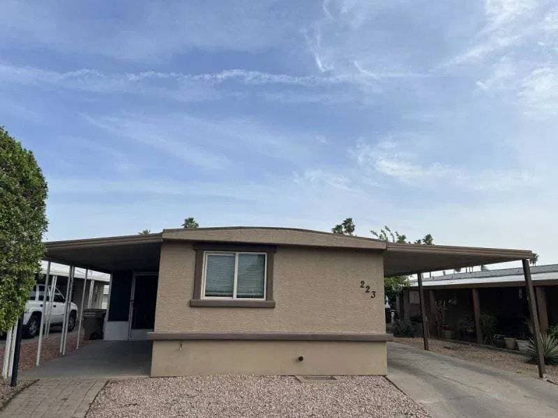 Manufactured home in Phoenix, AZ 85043
