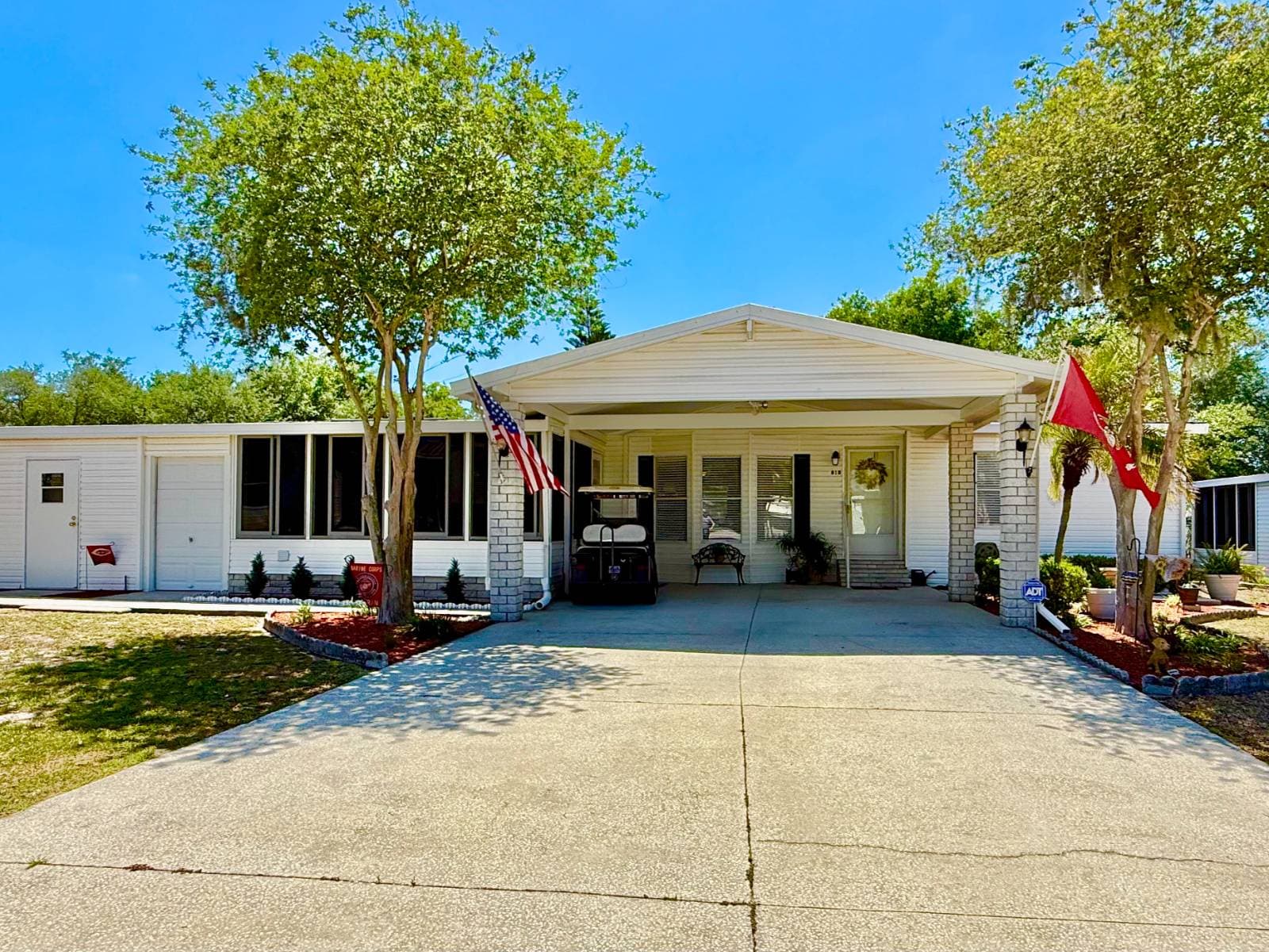 Manufactured home in Valrico, FL 33594