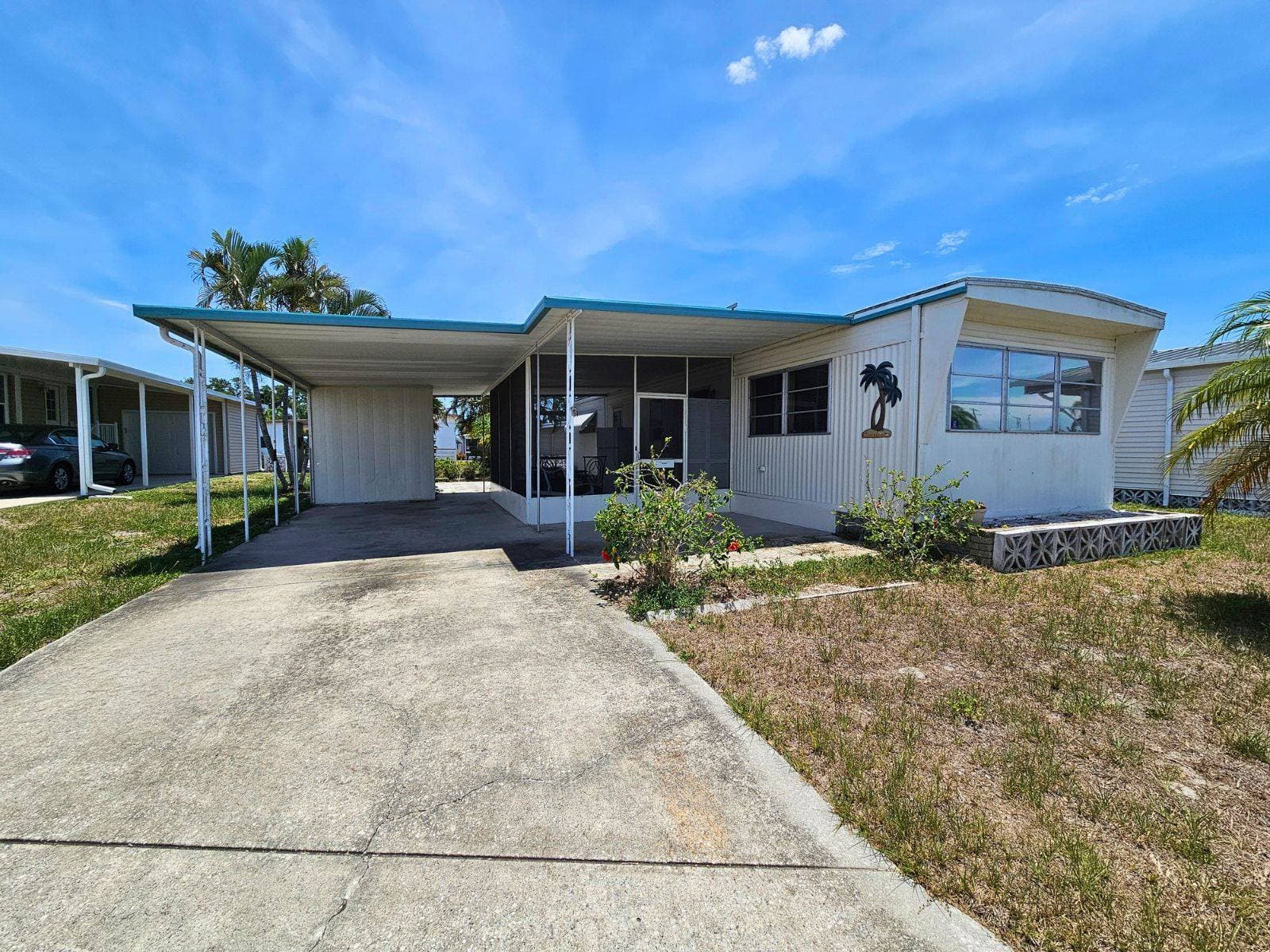 Manufactured home in Bradenton, FL 34207