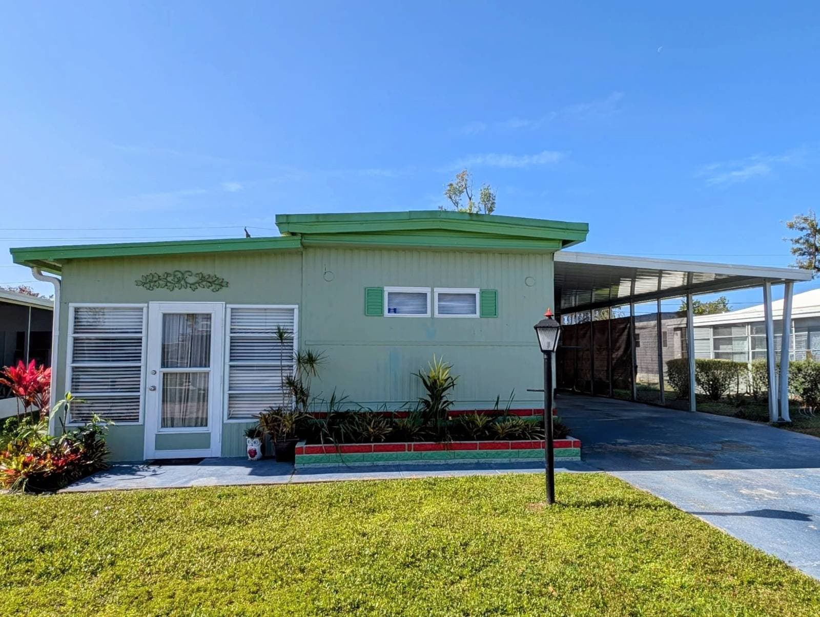 Manufactured home in Ruskin, FL 33570