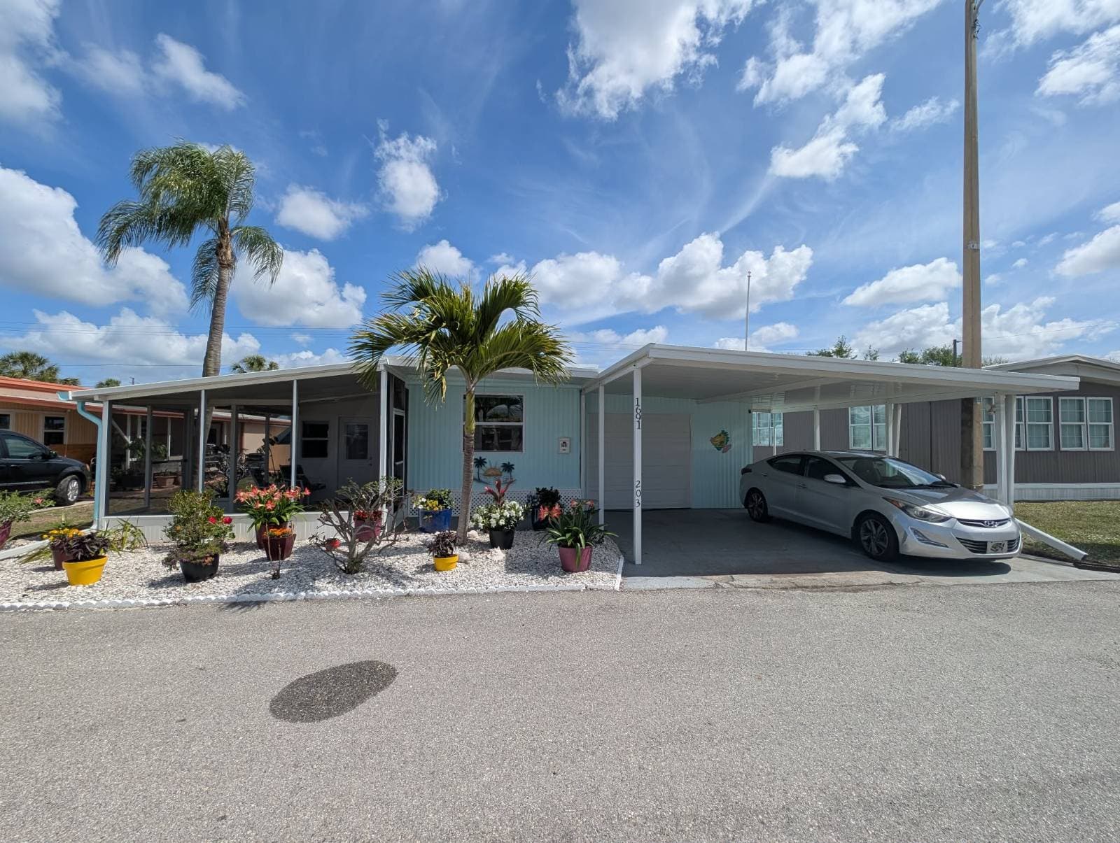 Manufactured home in Ruskin, FL 33570