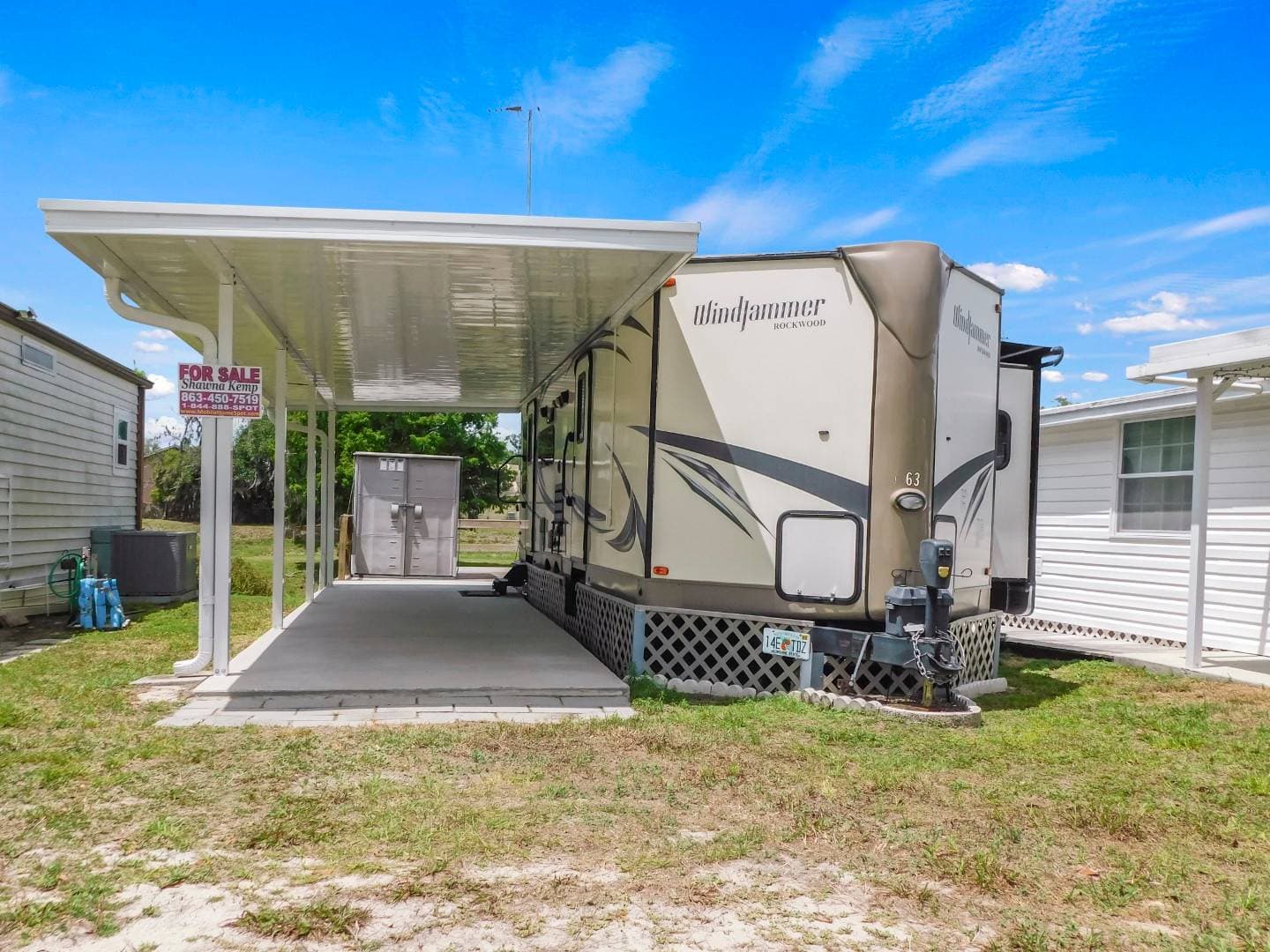 Manufactured home in Dade City, FL 33525