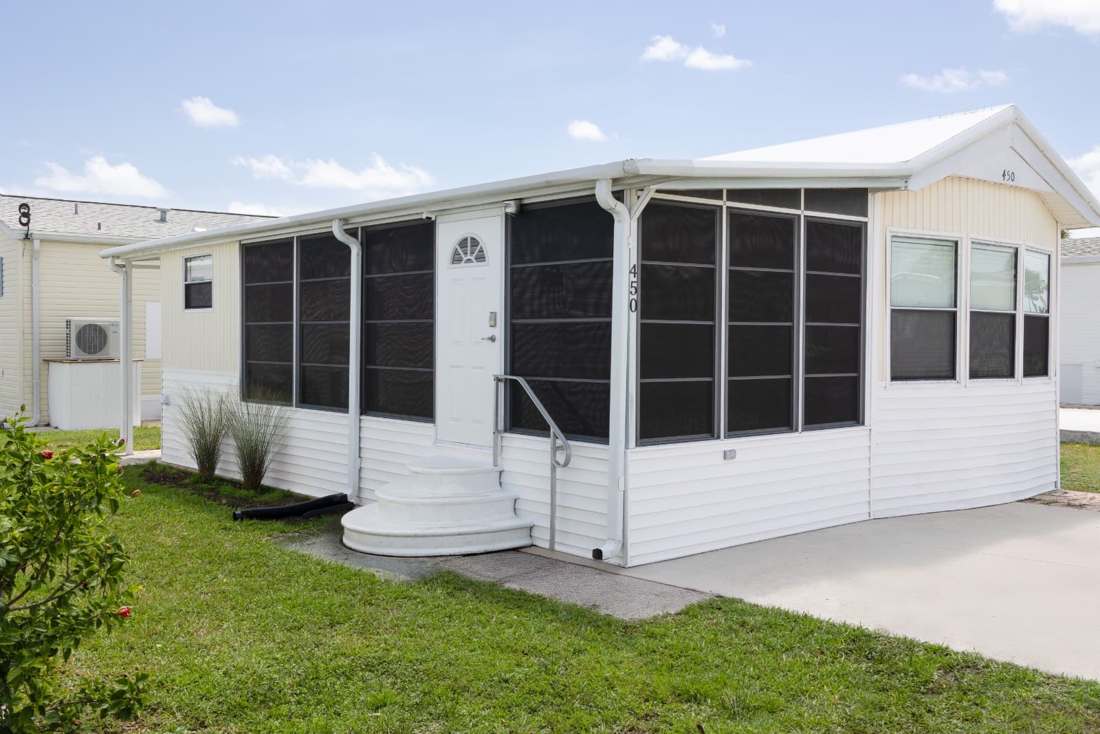 Manufactured home in Fort Myers, FL 33908