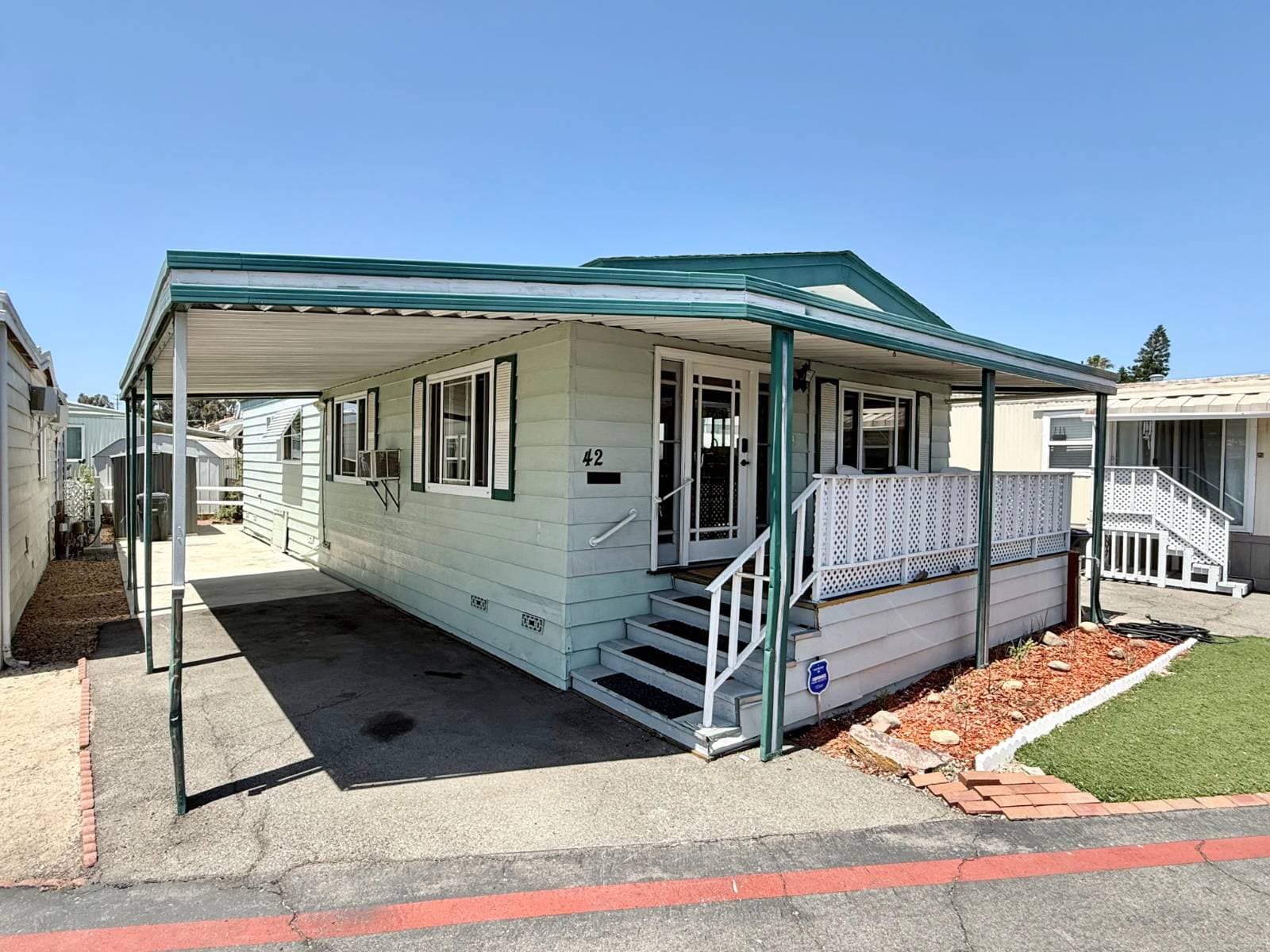 Manufactured home in Orange, CA 92867