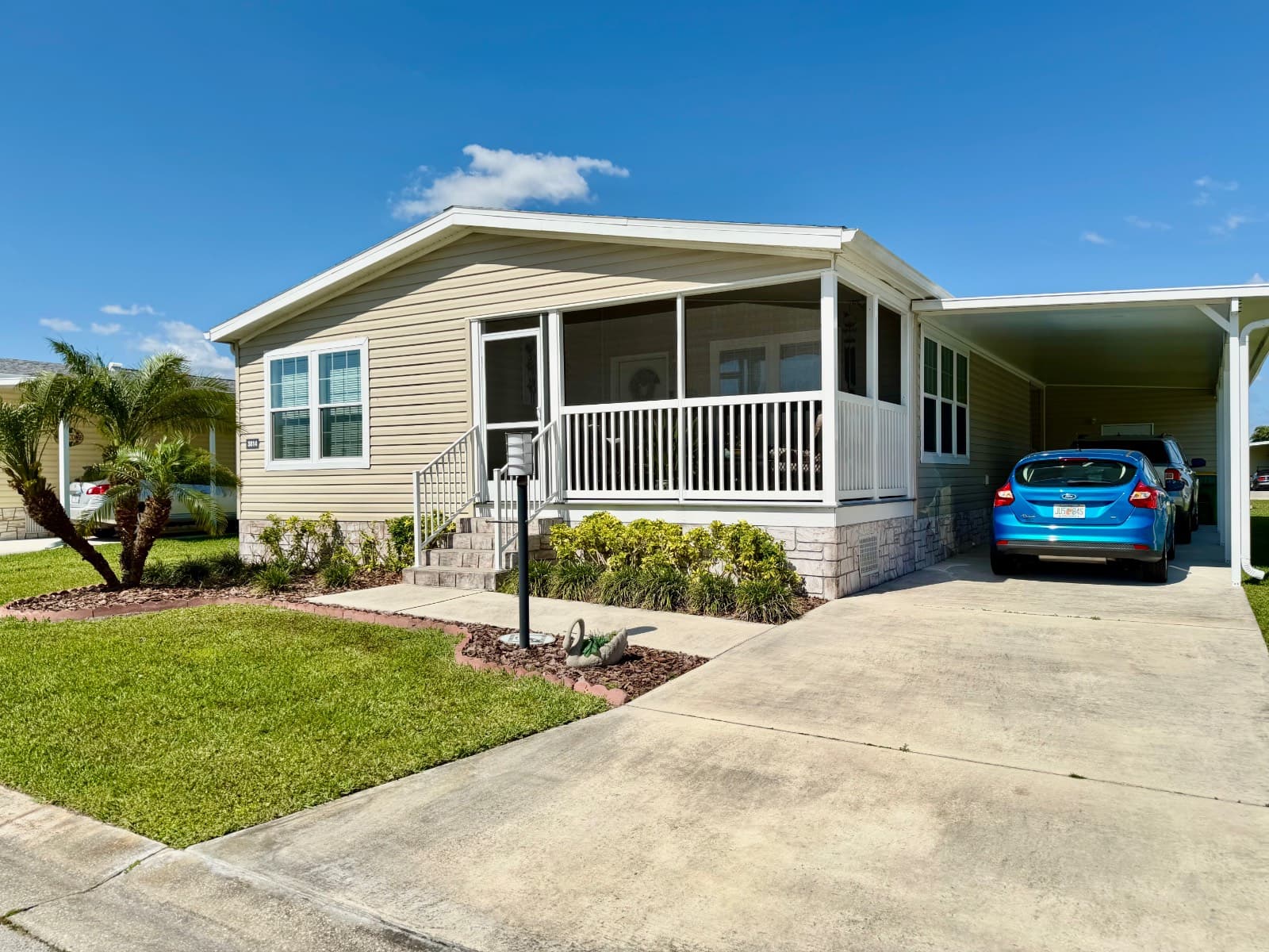 Manufactured home in Melbourne, FL 32904