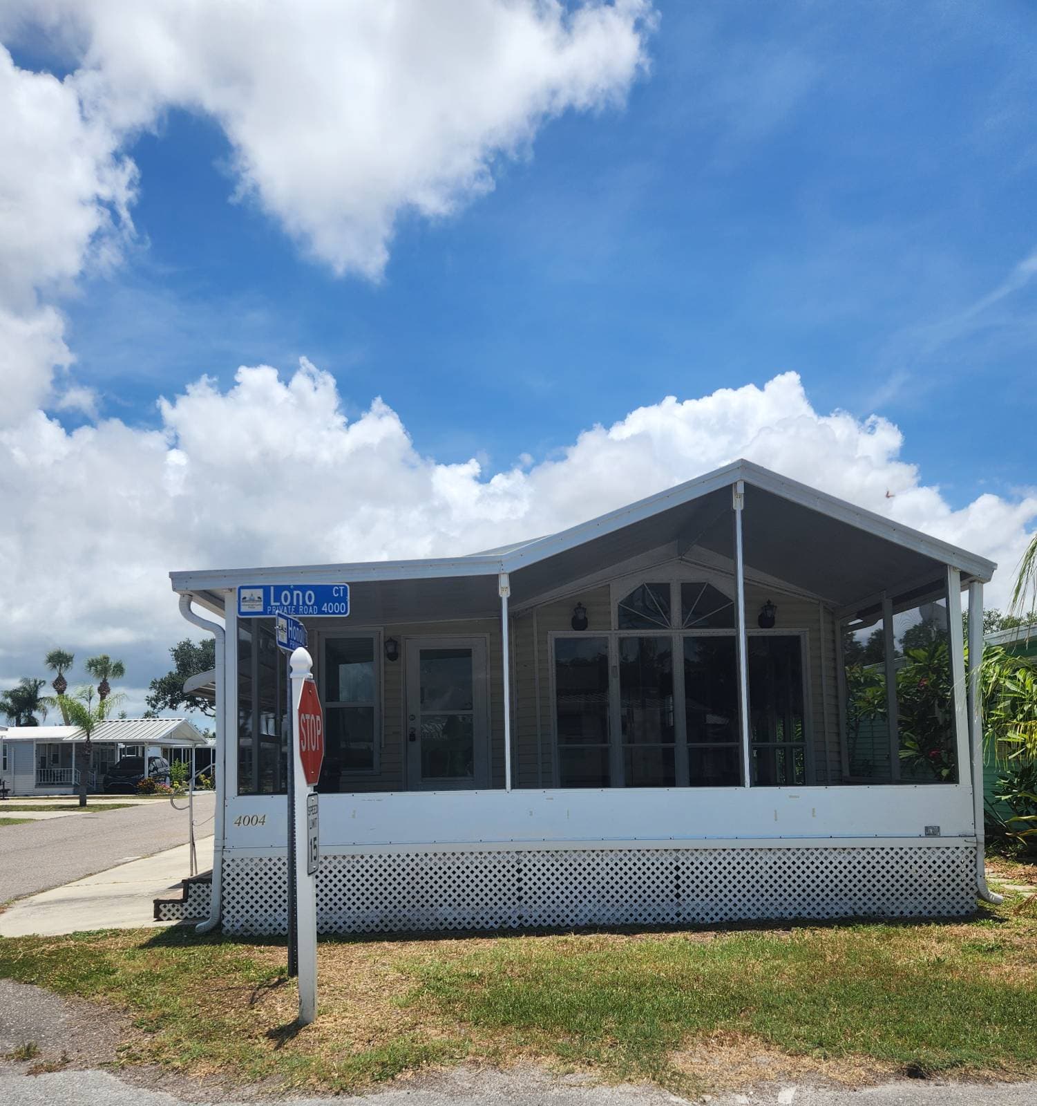 Manufactured home in Ruskin, FL 33570