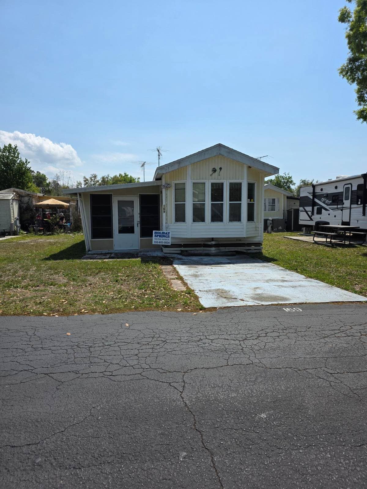 Manufactured home in Spring Hill, FL 34607