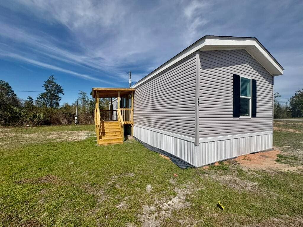 Manufactured home in Panama City, FL 32404