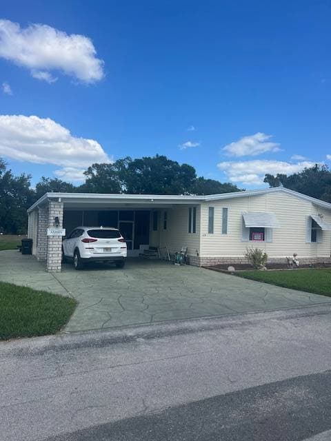 Manufactured home in Auburndale, FL 33823
