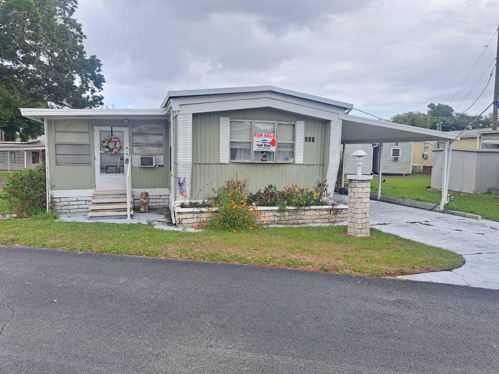 Manufactured home in Valrico, FL 33594