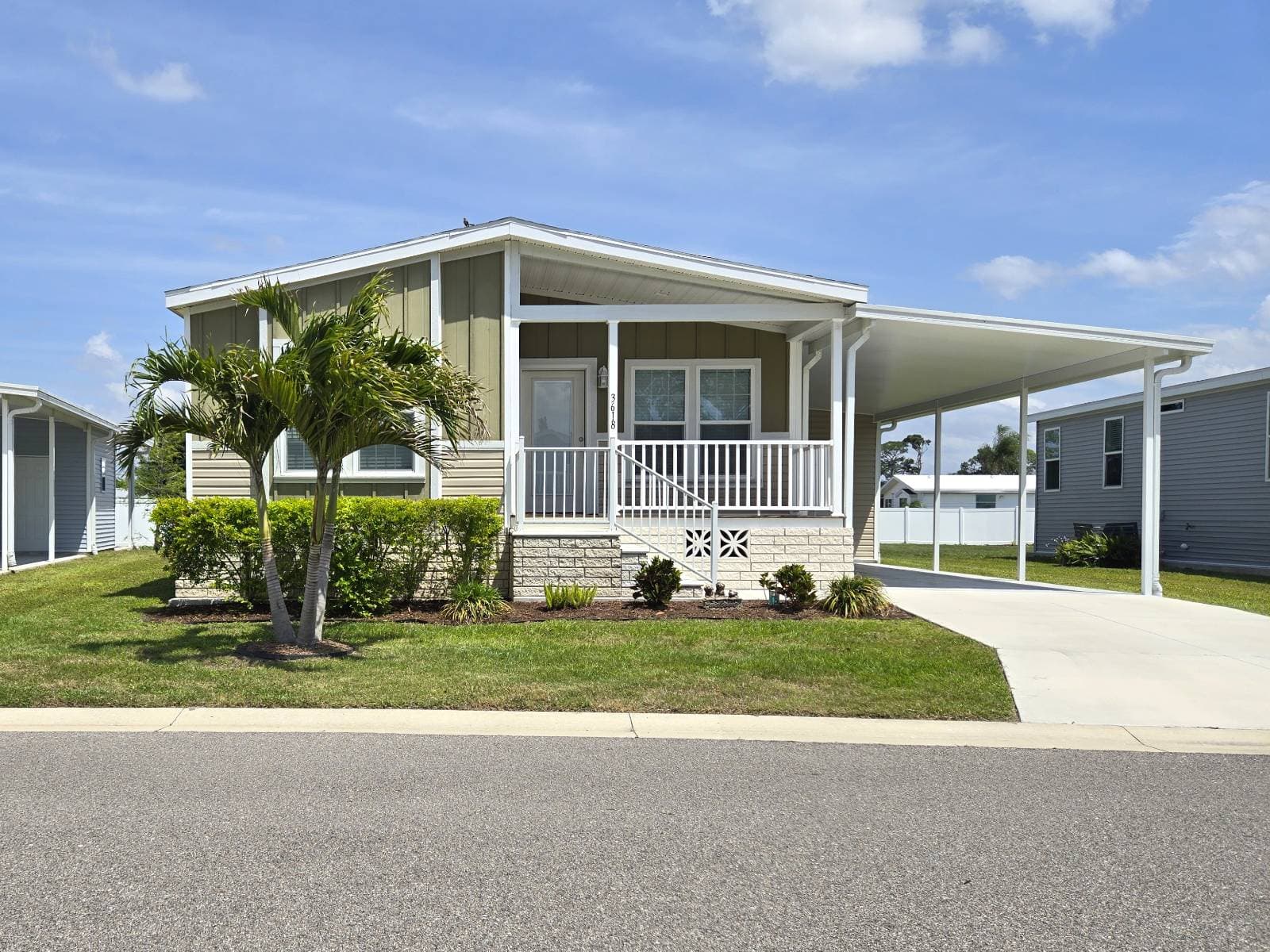 Manufactured home in Ellenton, FL 34222