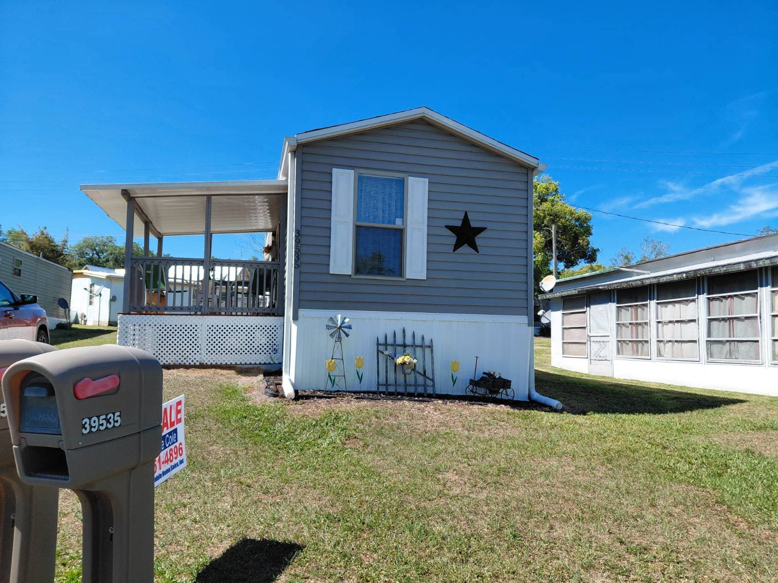 Manufactured home in Zephyrhills, FL 33542