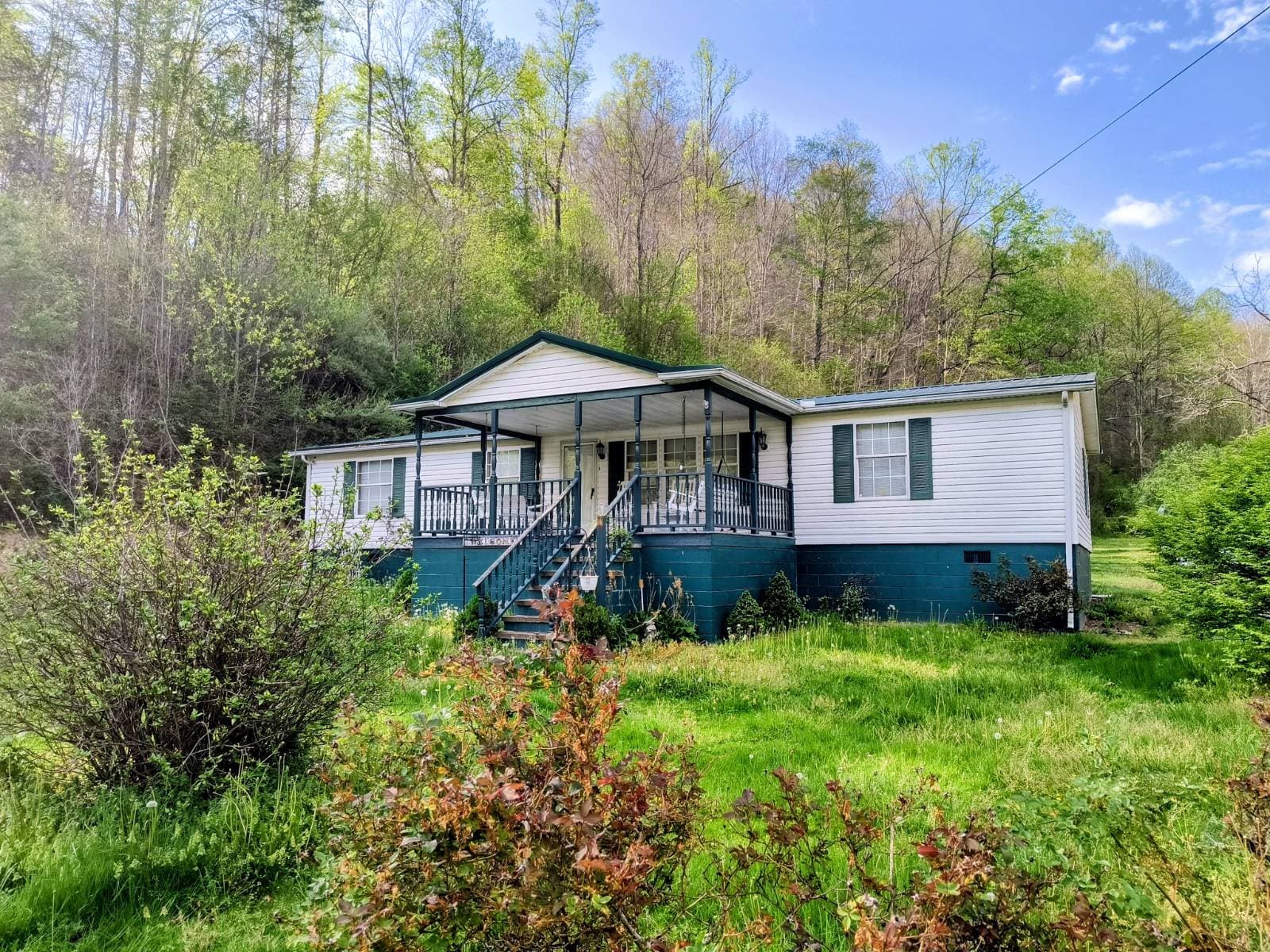 Manufactured home in DELBARTON, WV 25670