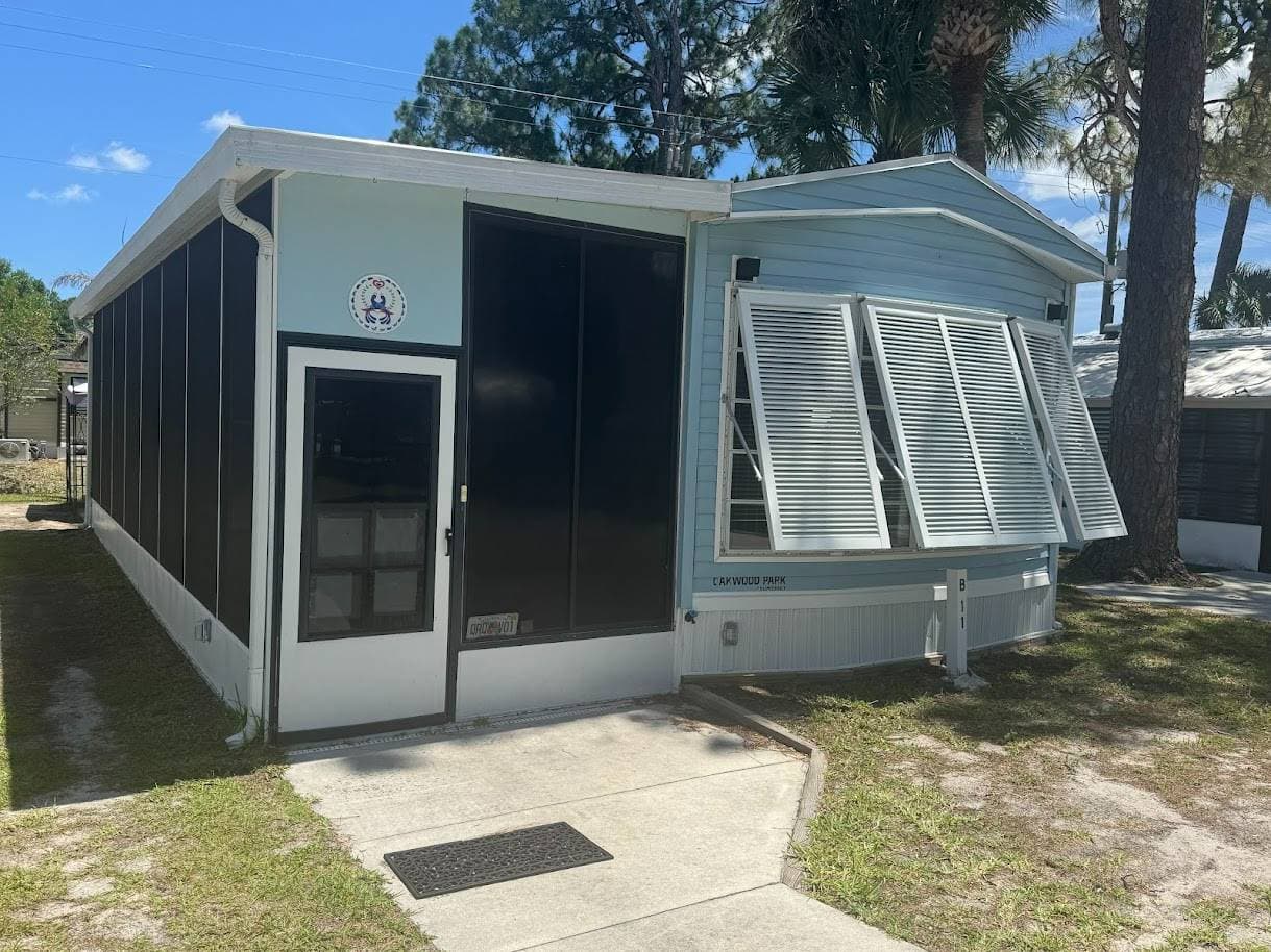 Manufactured home in Fort Pierce, FL 34946