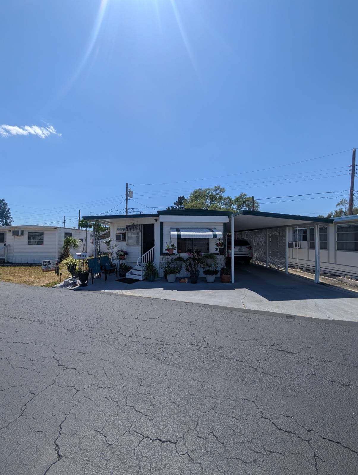 Manufactured home in Seminole, FL 33777