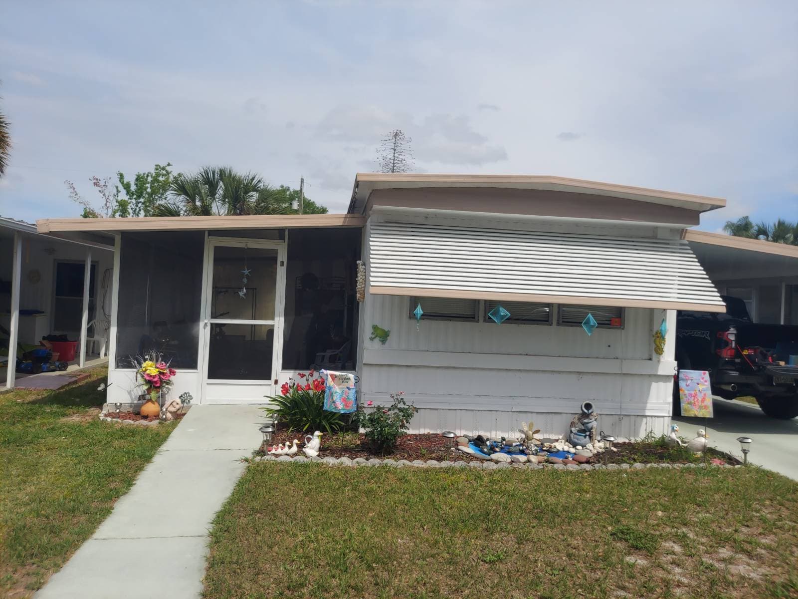 Manufactured home in Tavares, FL 32778