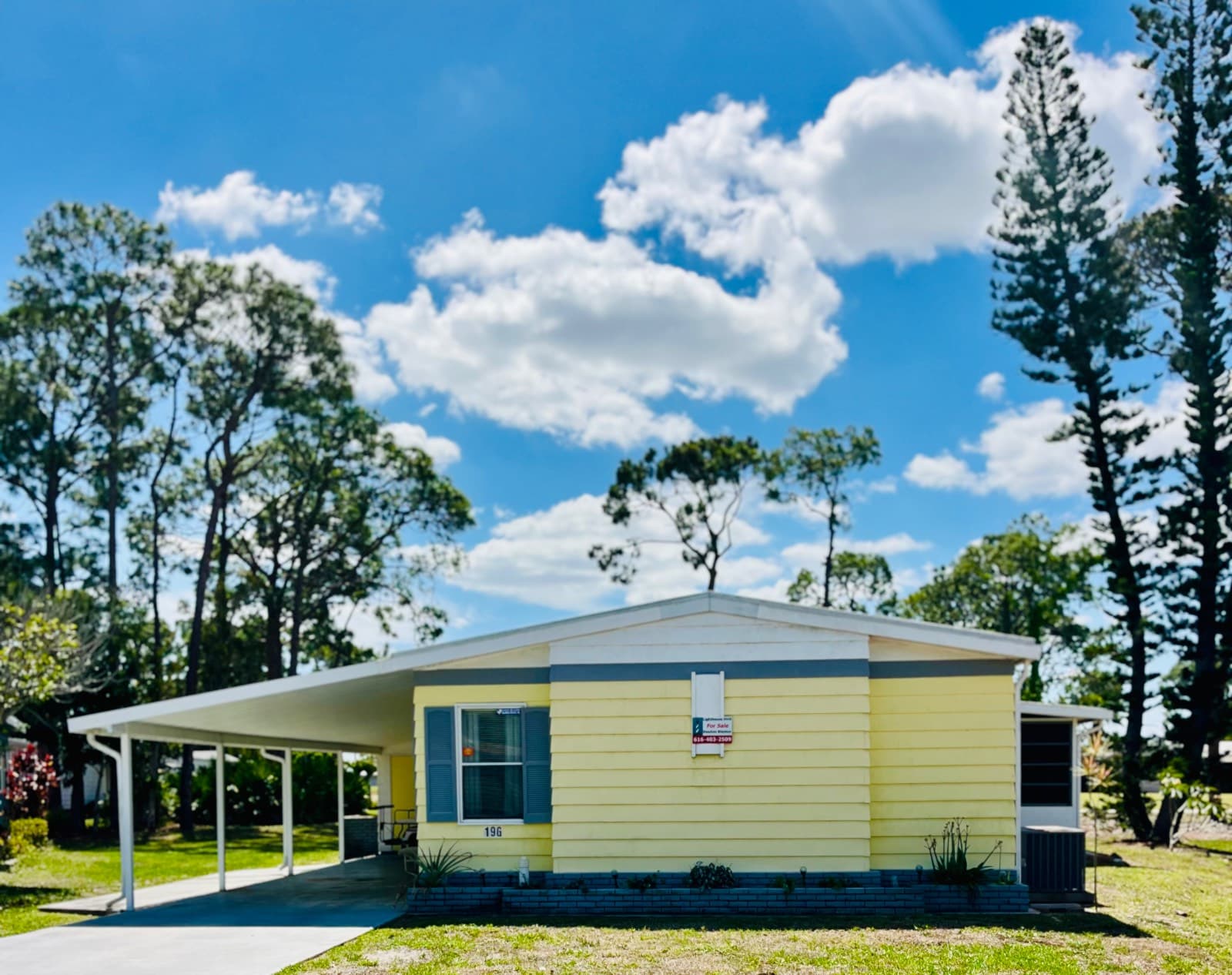 Manufactured home in North Fort Myers, FL 33903