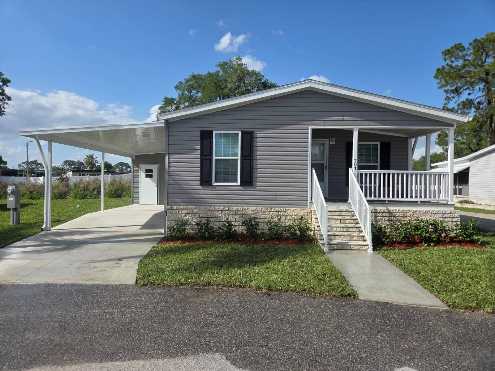 Manufactured home in Lakeland, FL 33803