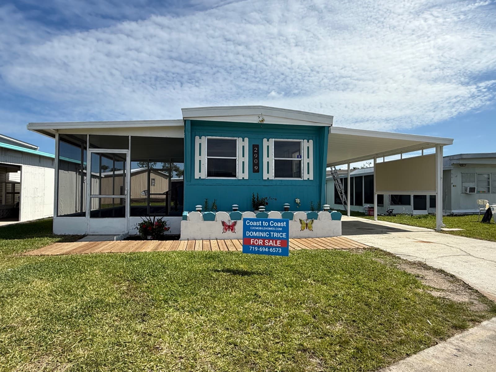 Manufactured home in Ruskin, FL 33570