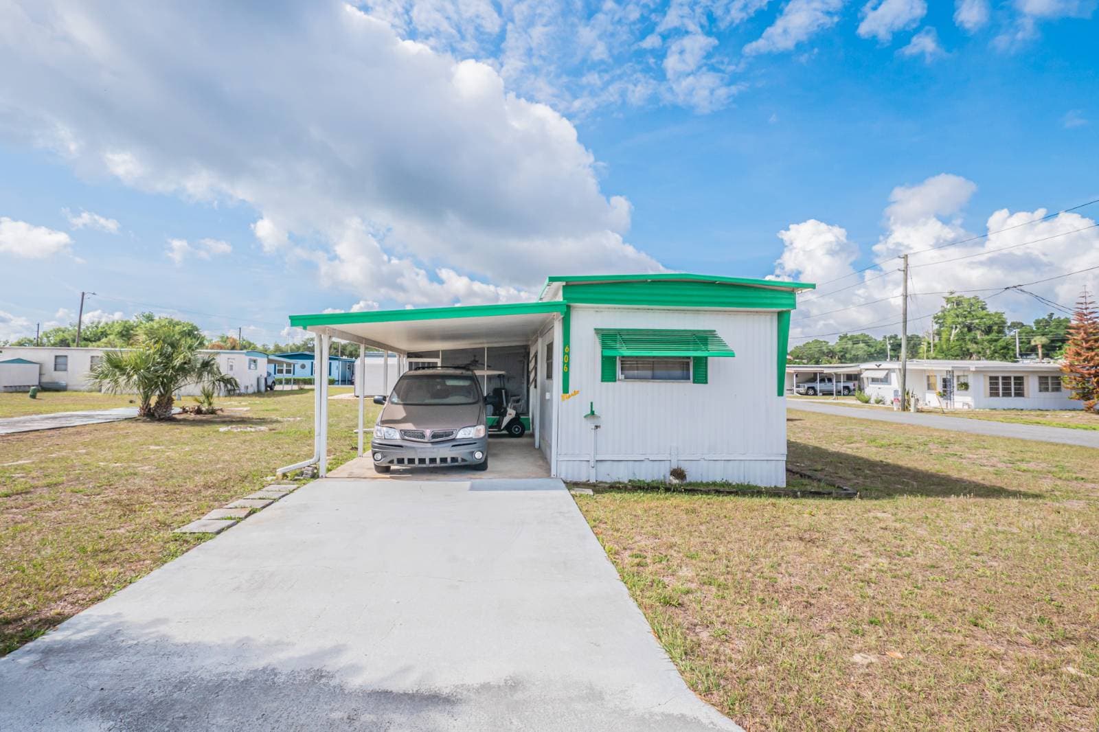 Manufactured home in Leesburg, FL 34788