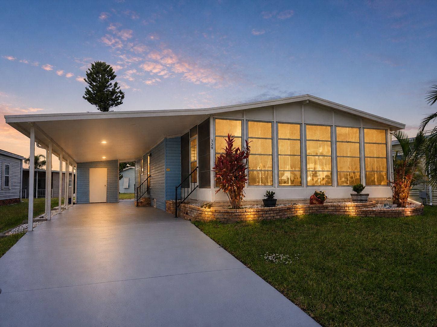 Manufactured home in Parrish, FL 34219