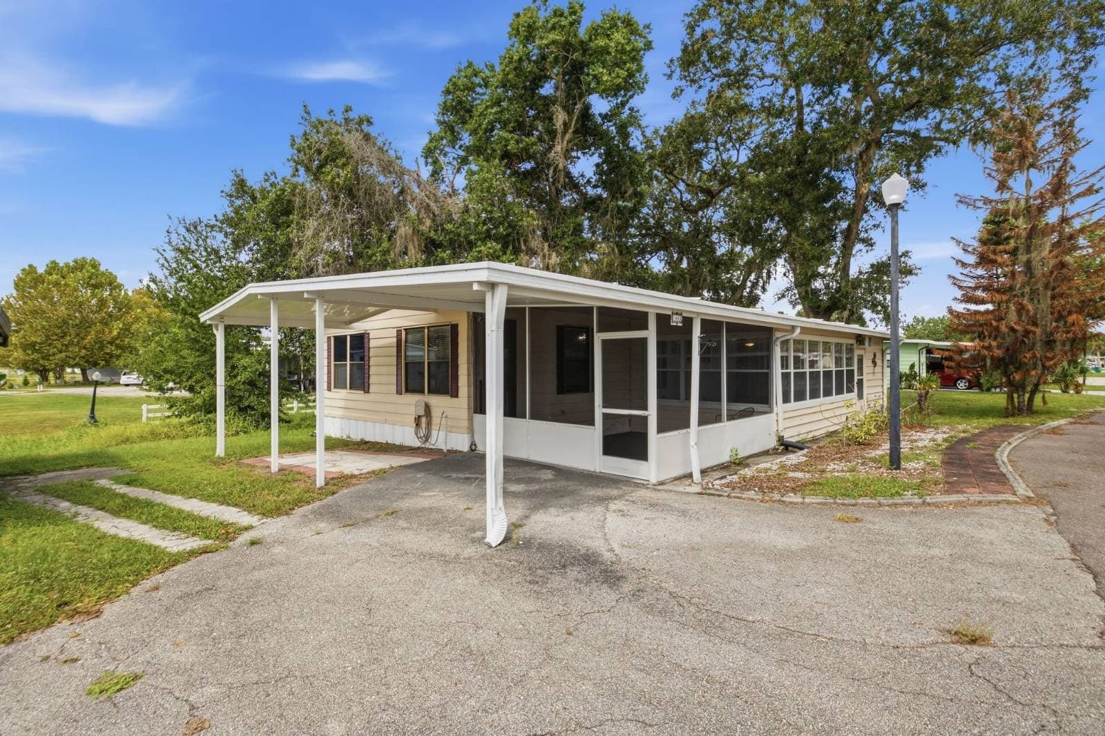 Manufactured home in Kissimmee, FL 34746