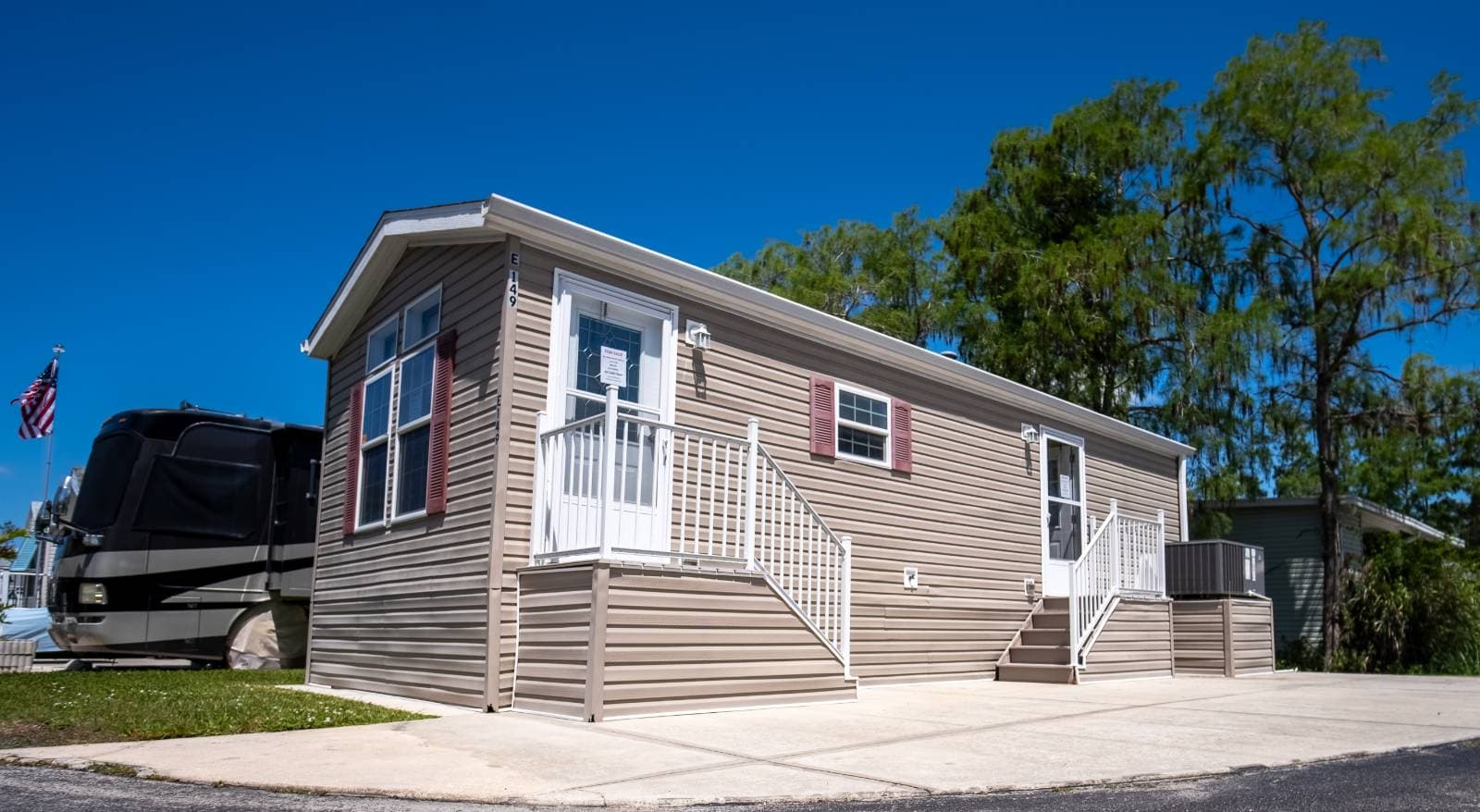 Manufactured home in Naples, FL 34114