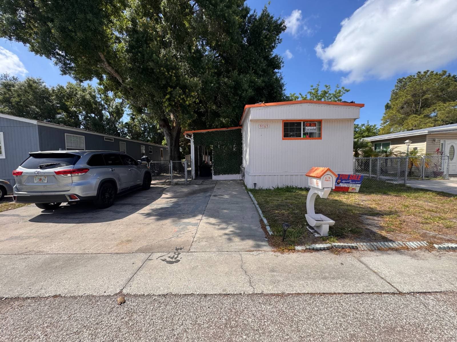 Manufactured home in Tampa, FL 33635