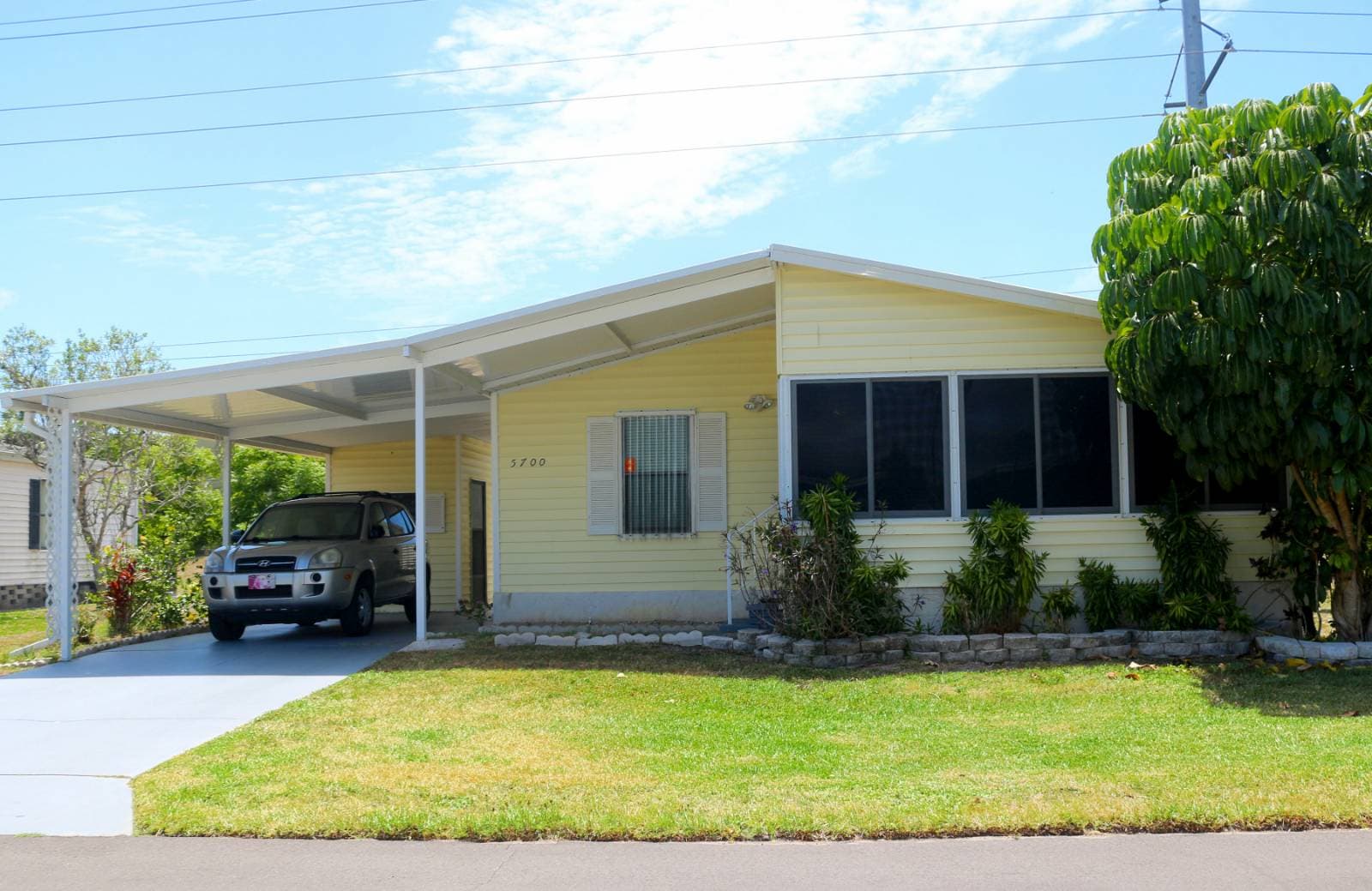 Manufactured home in Sarasota, FL 34241
