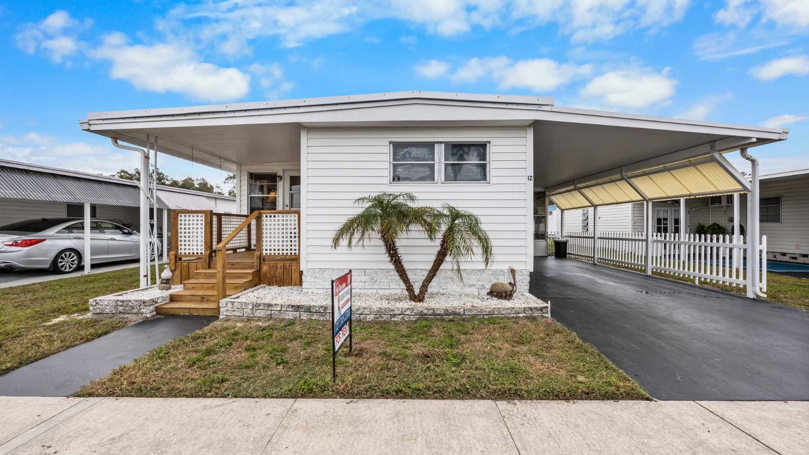 Manufactured home in Largo, FL 33778