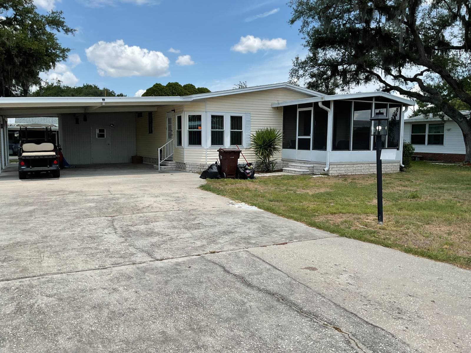 Manufactured home in Winter Haven, FL 33880