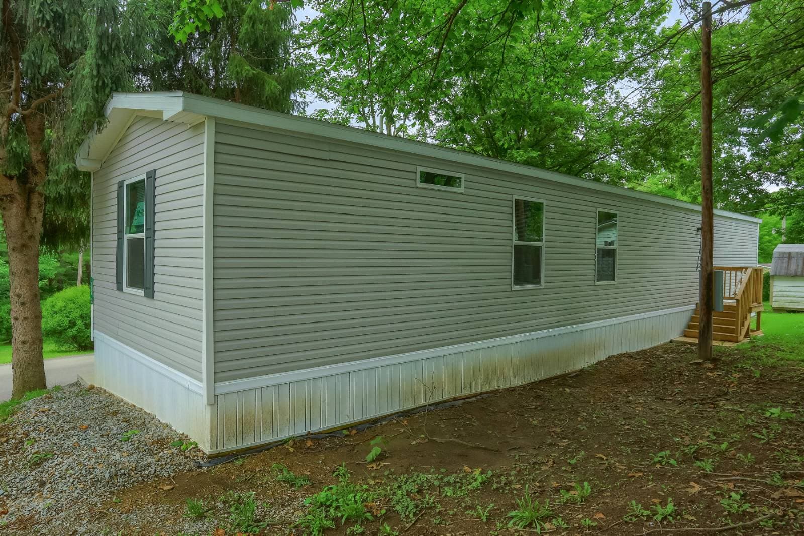 Manufactured home in Ruffs Dale, PA 15679