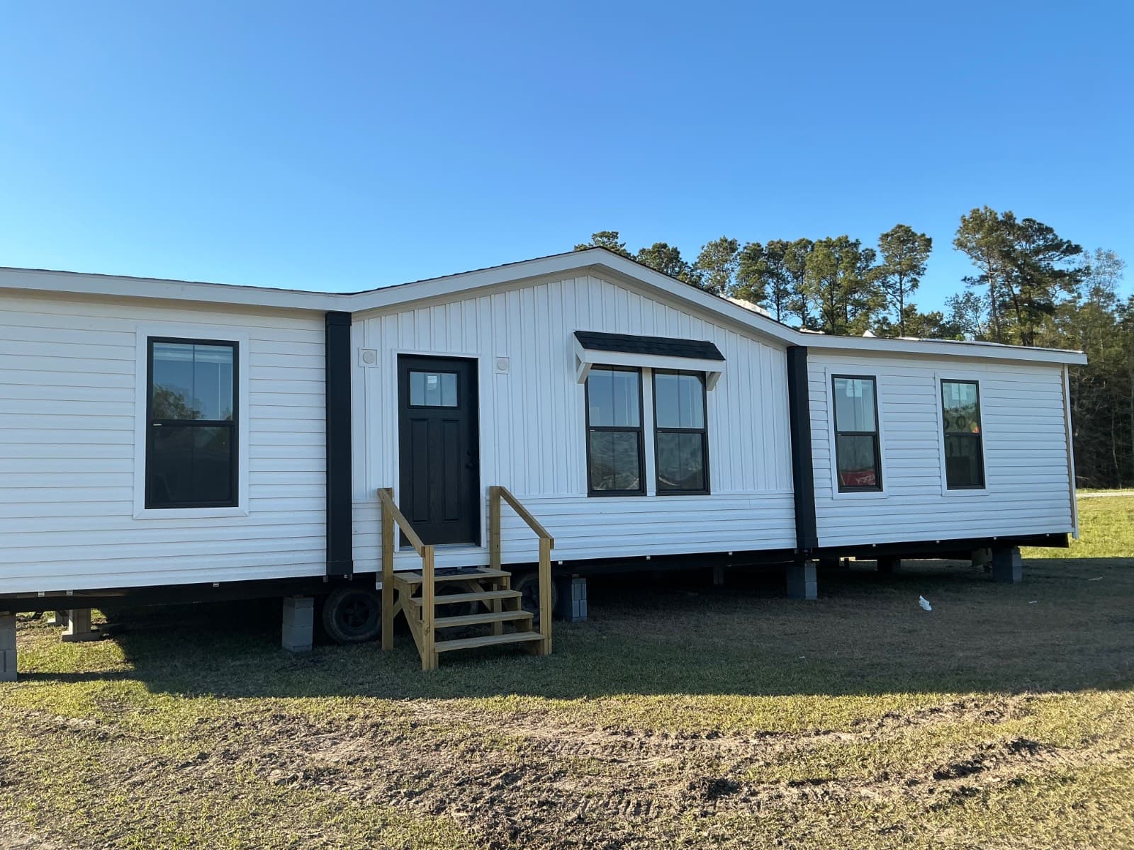 Manufactured home in Effingham, SC 29541