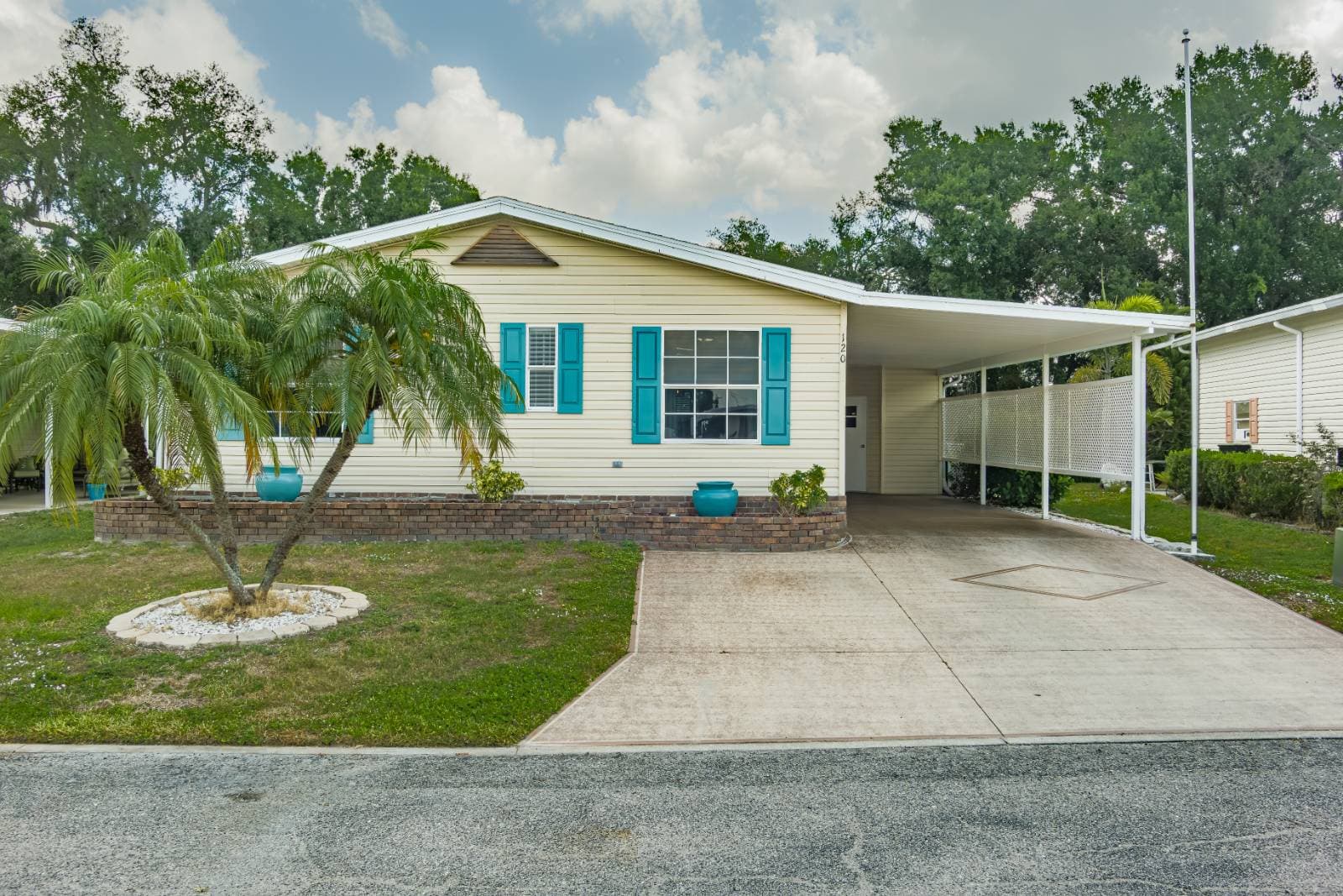 Manufactured home in Parrish, FL 34219
