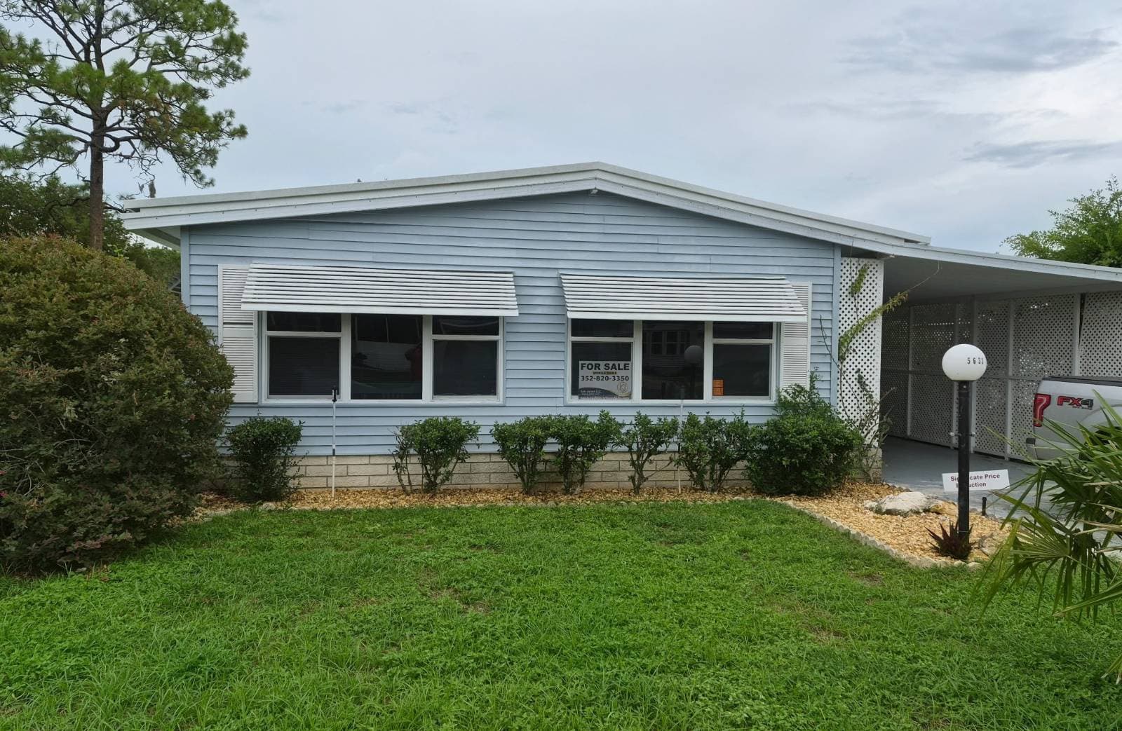 Manufactured home in Ocala, FL 34474
