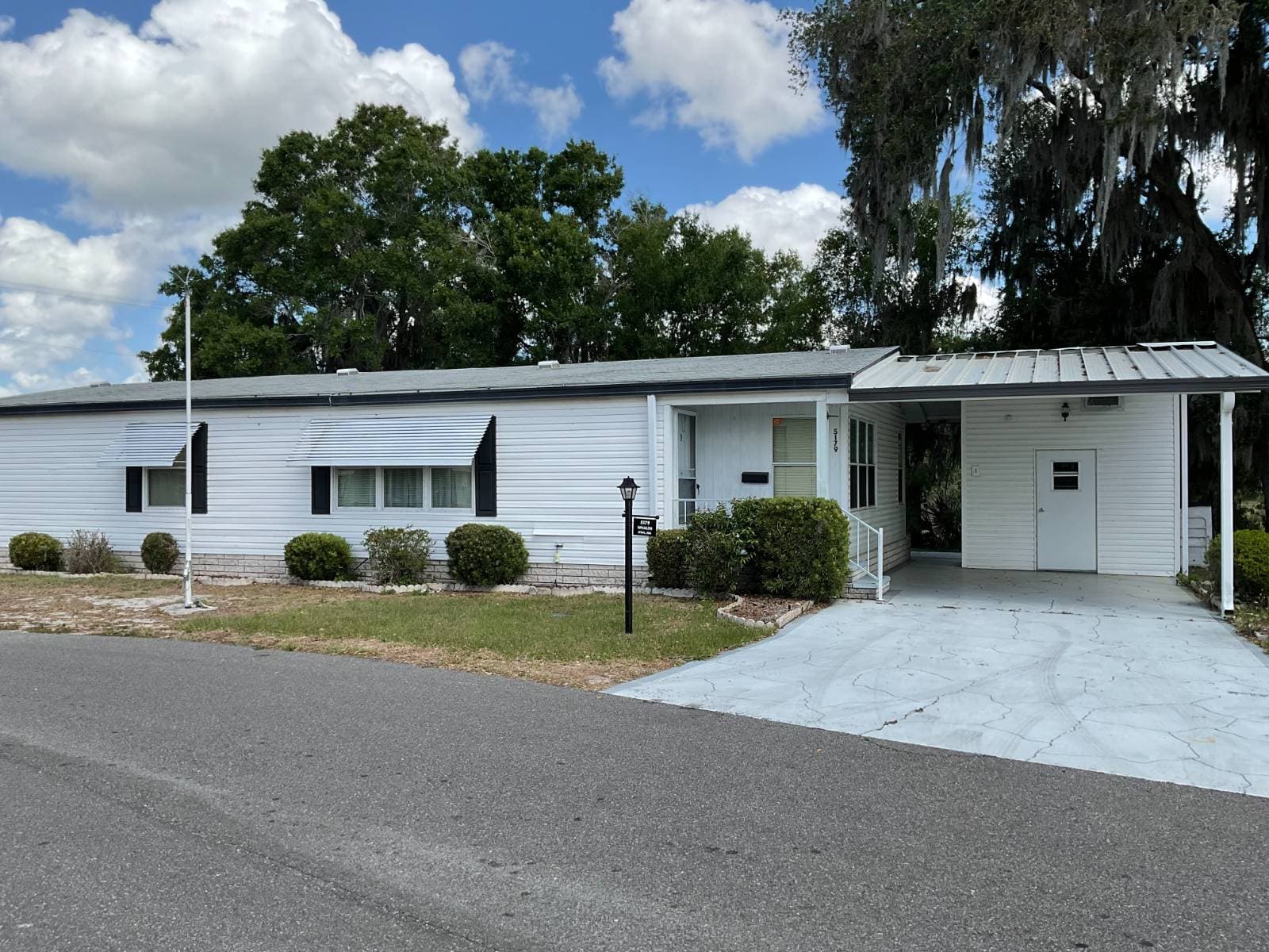 Manufactured home in Winter Haven, FL 33880