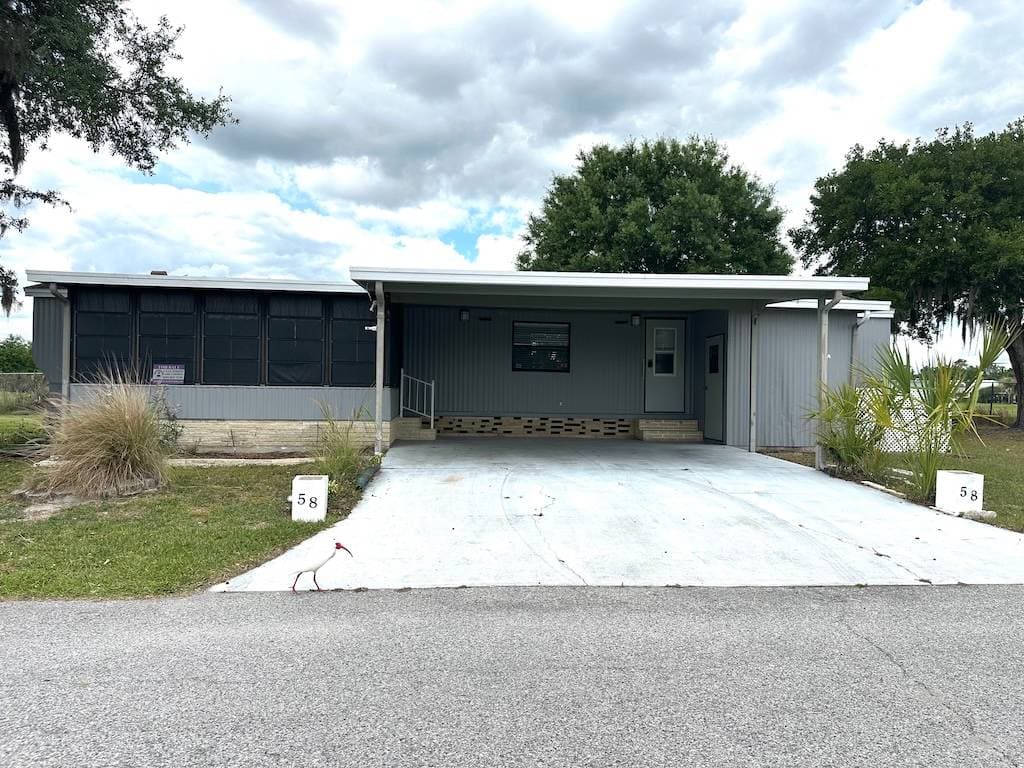 Manufactured home in Mulberry, FL 33860