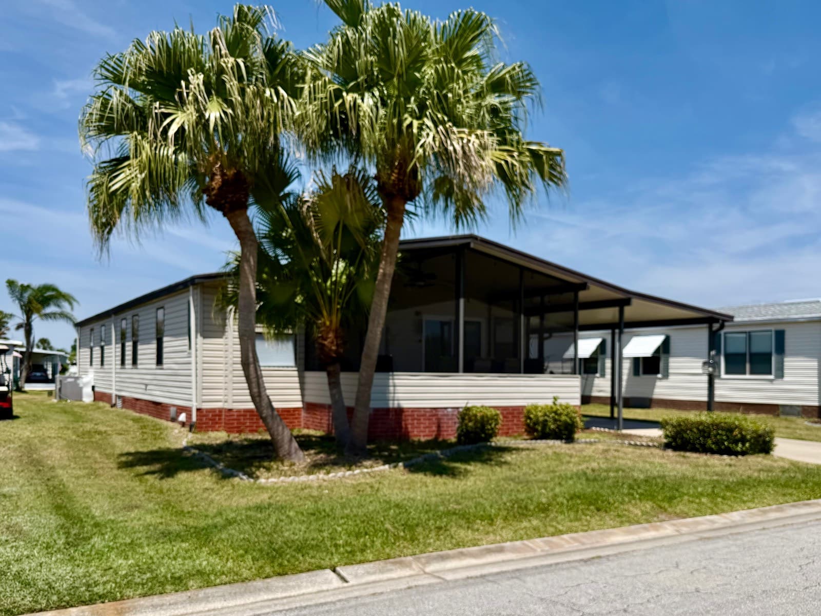 Manufactured home in Melbourne, FL 32904