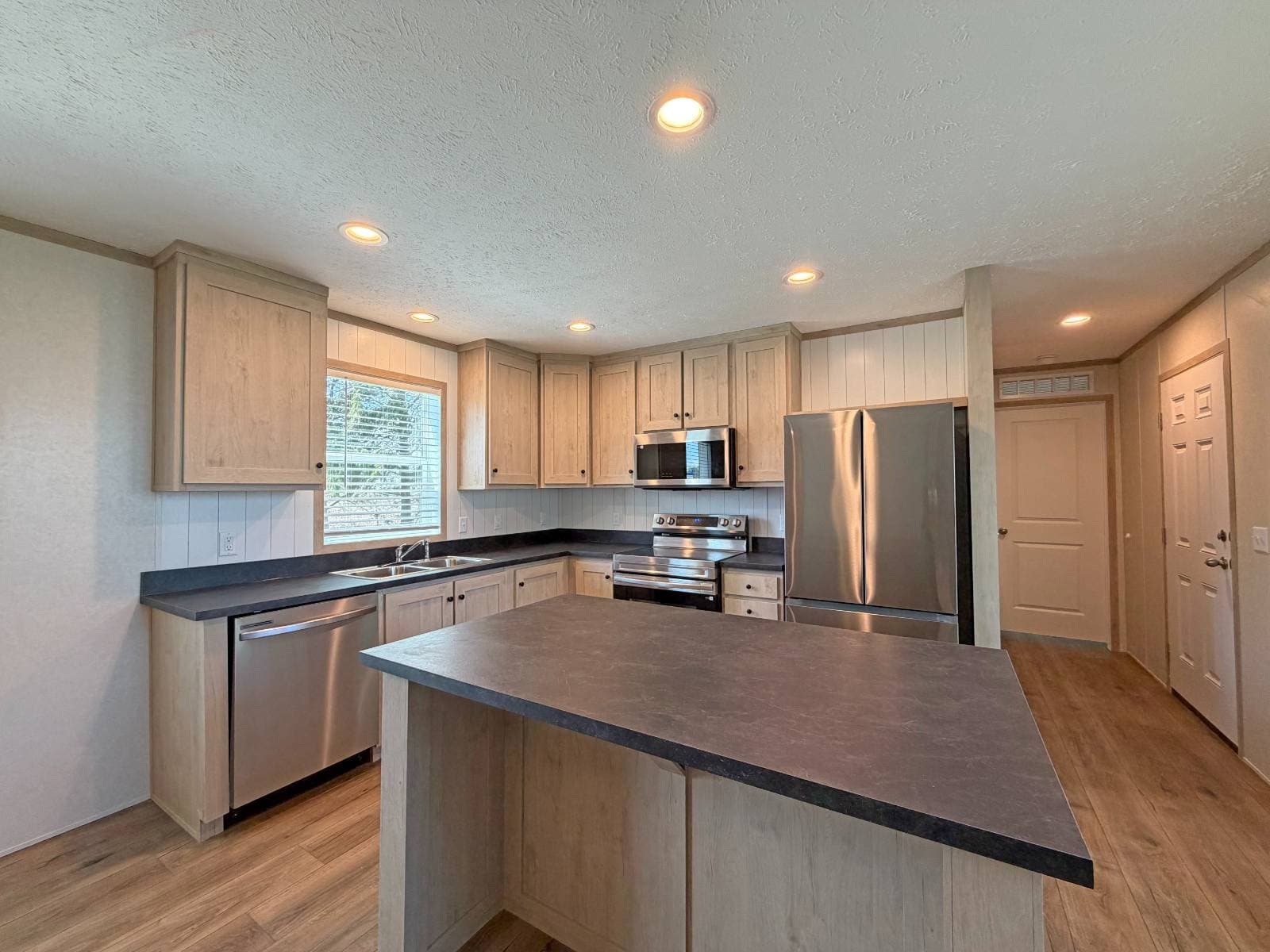 Manufactured home in Walcott, IA 52773
