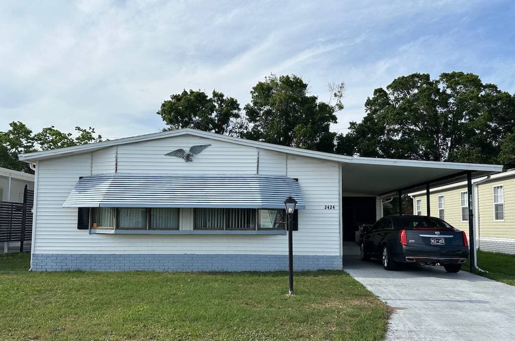 Manufactured home in Melbourne, FL 32904