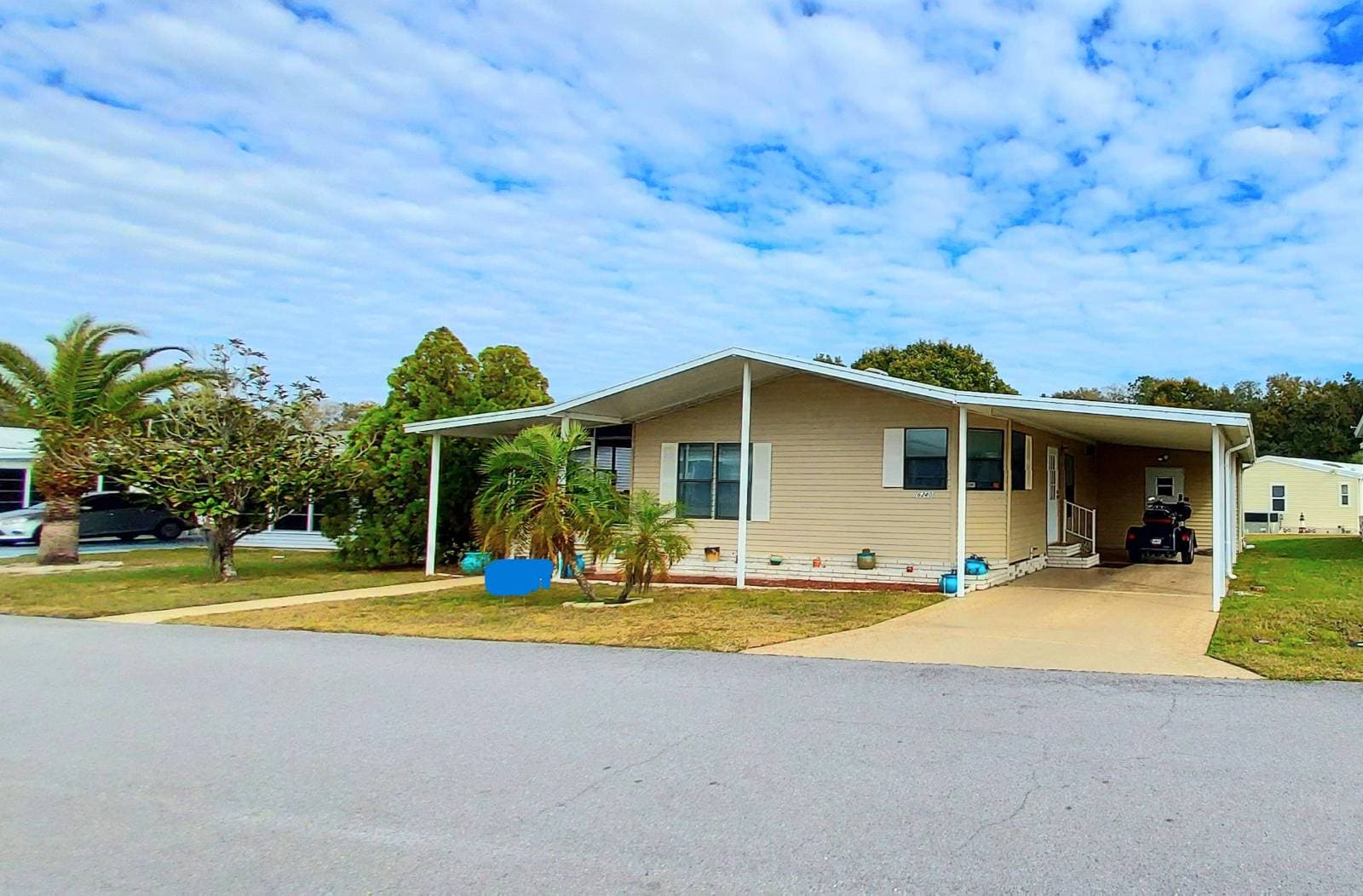 Manufactured home in Zephyrhills, FL 33542