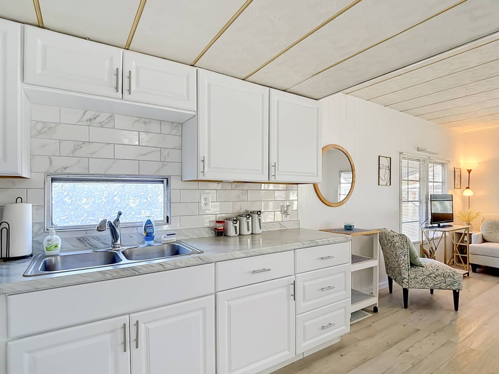 Manufactured home in Zephyrhills, FL 33542