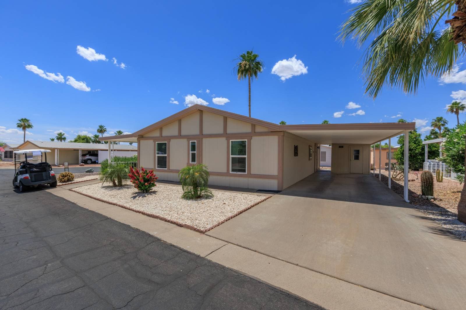 Manufactured home in Apache Junction, AZ 85120
