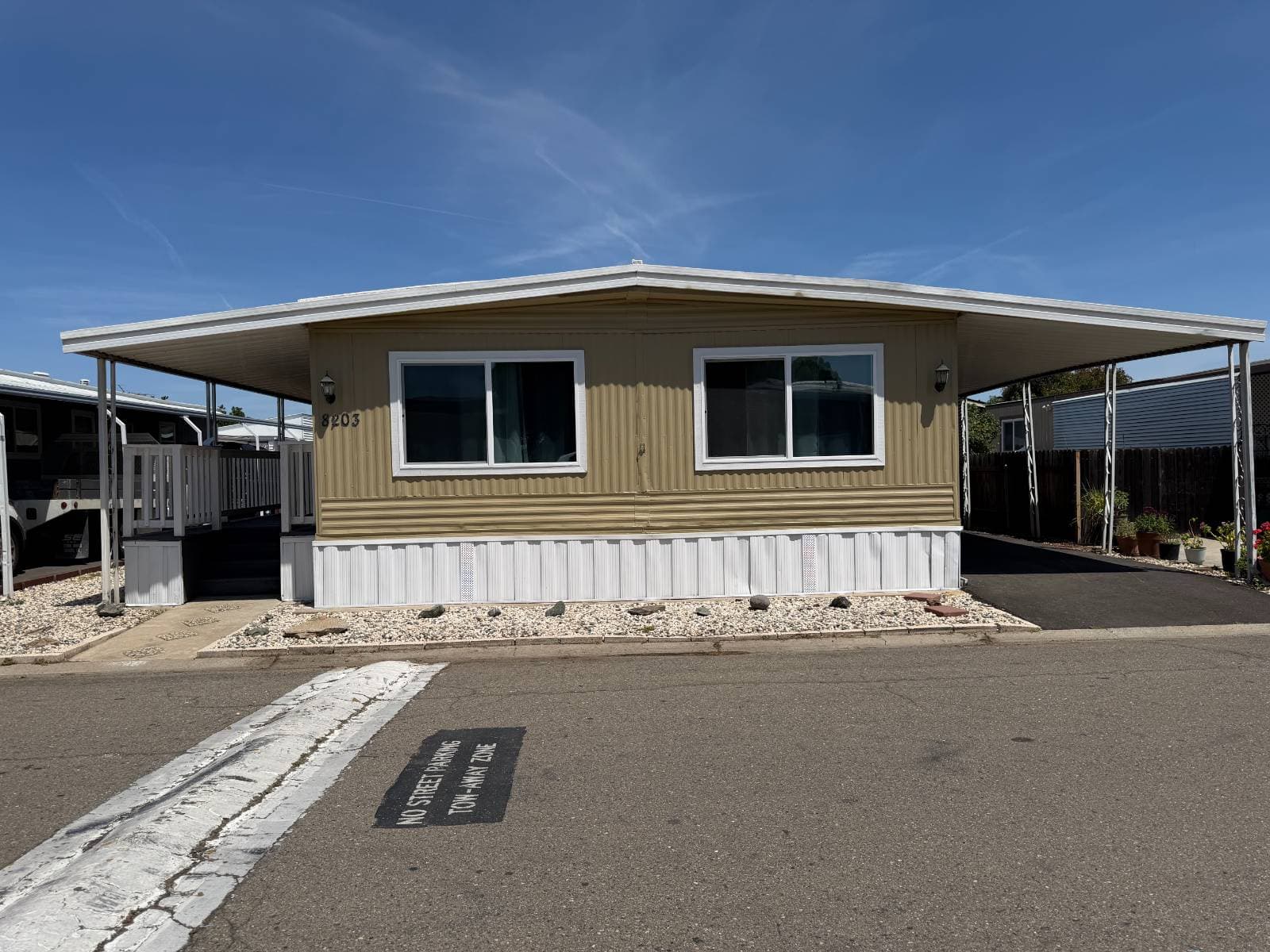 Manufactured home in Sacramento, CA 95828