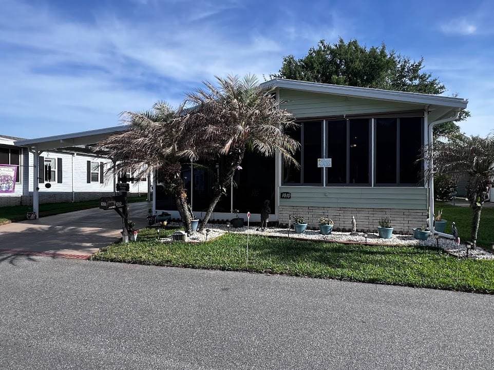 Manufactured home in Winter Haven, FL 33881