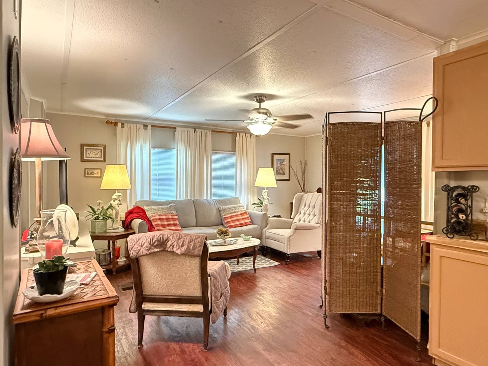 Manufactured home in Valrico, FL 33594