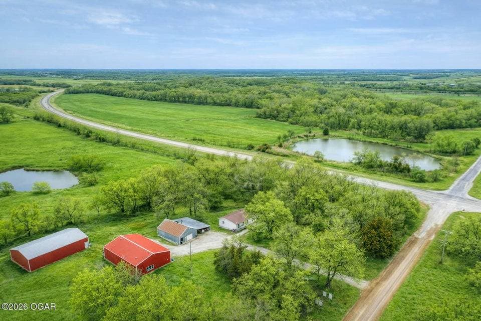Manufactured home in Parsons, KS 67357
