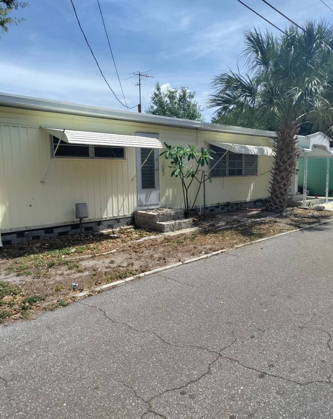 Manufactured home in Largo, FL 33778