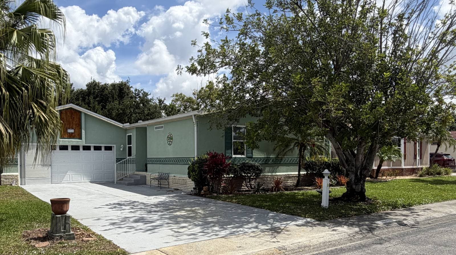 Manufactured home in North Fort Myers, FL 33903